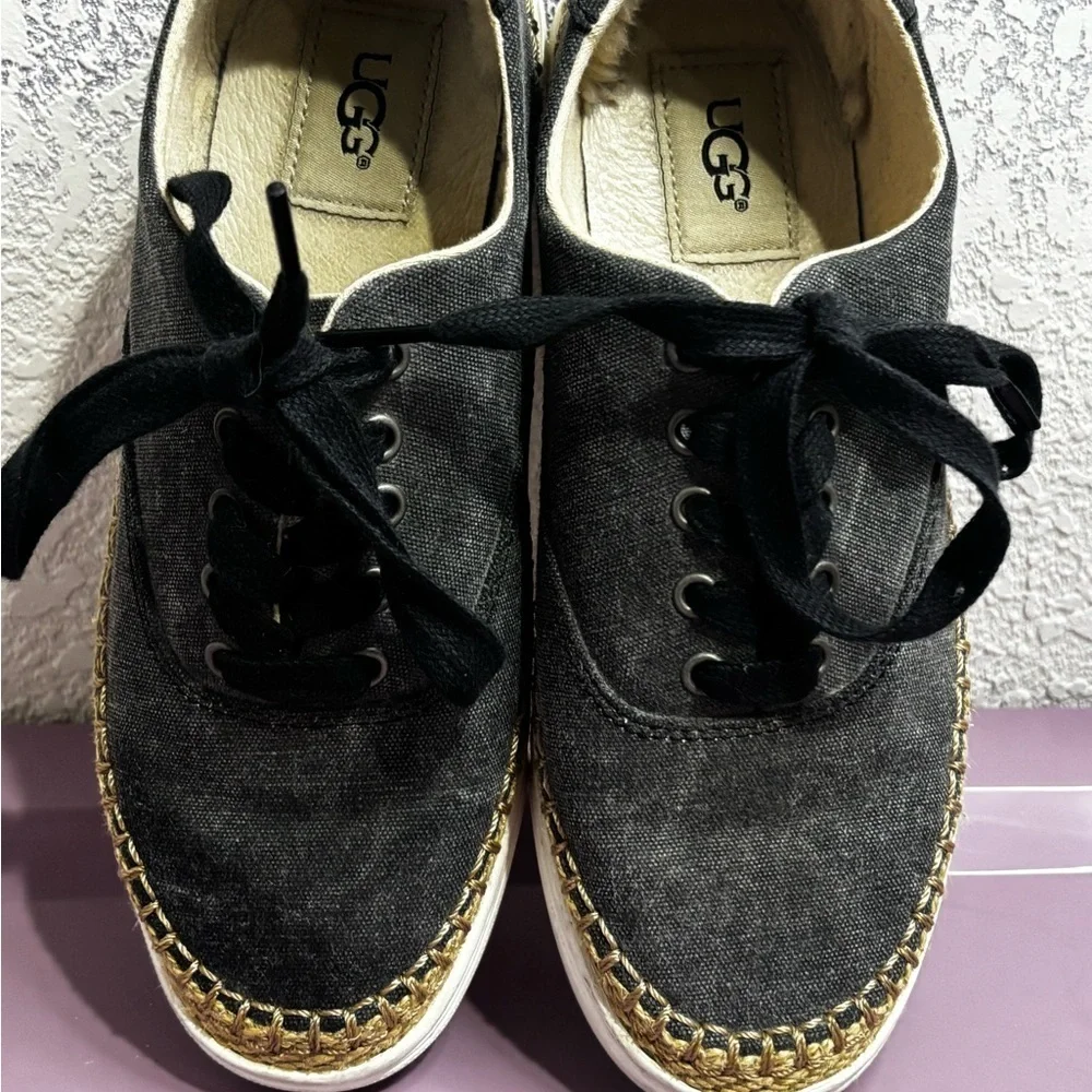 UGG Gray and Tan Flats